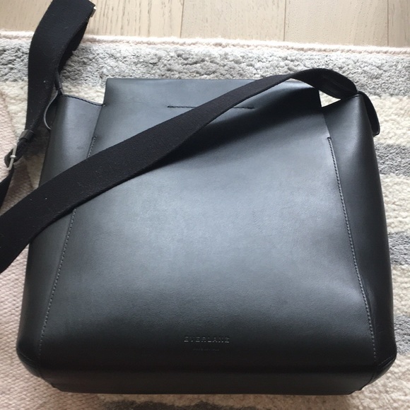 Everlane Handbags - Black Everlane Form Bag